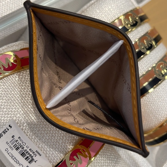 MICHAEL KORS
Large Pebbled Leather Card Holder Case
Cider
NWT - Picture 6 of 16